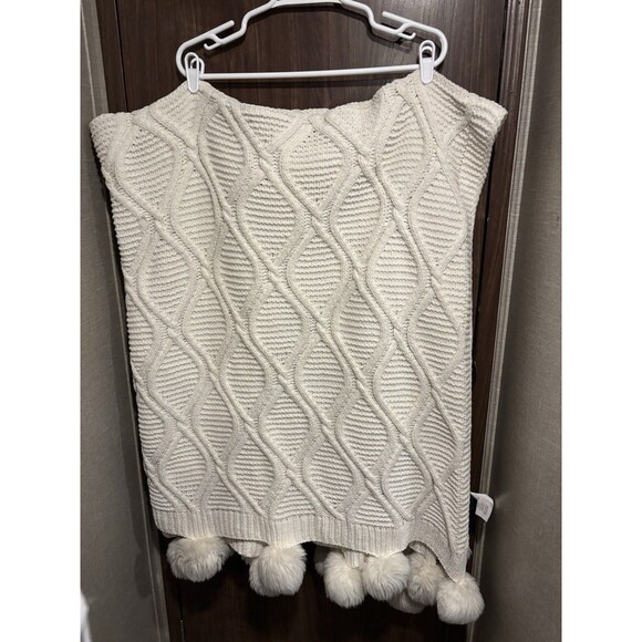 Tahari Other - Tahari Home Blanket Throw Pompom Boho Off-White 68X59